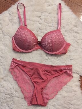 Calvin Klein Pink Bra + Undies Set Padded Underwire Push-up Bra 32b Small